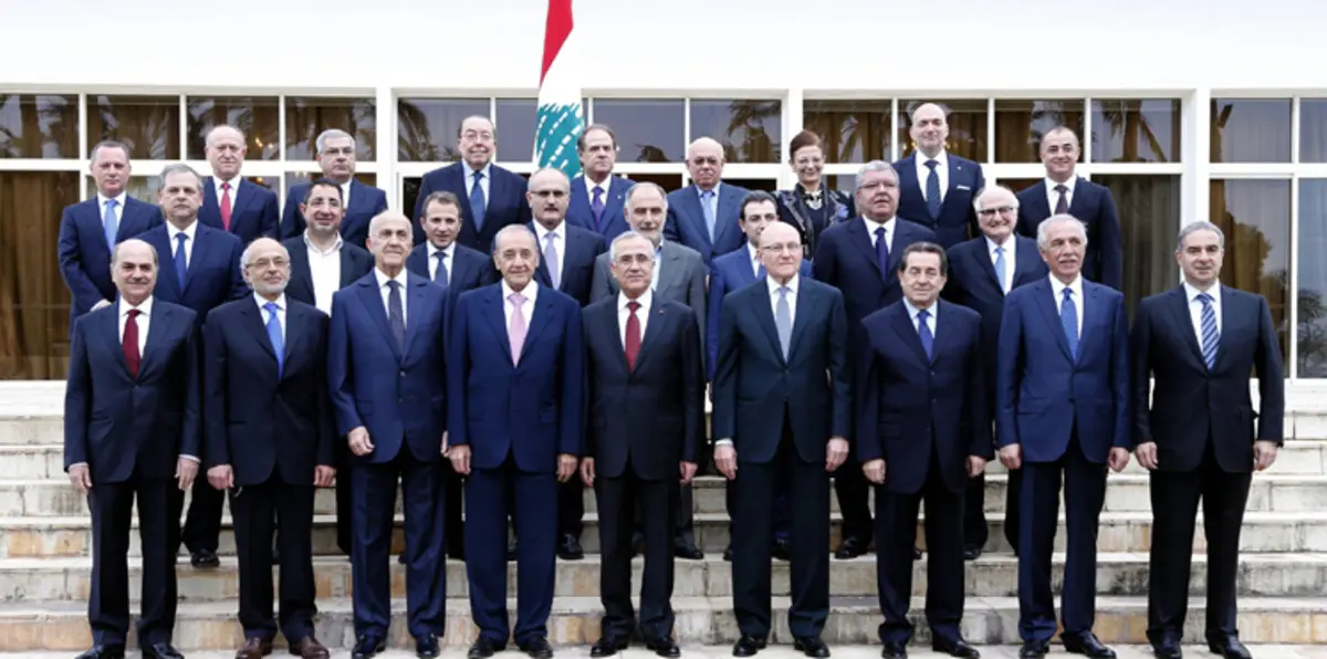 وزير لبناني يُهين حكومة بلاده ويطالب بطرد اللاجئين السوريين