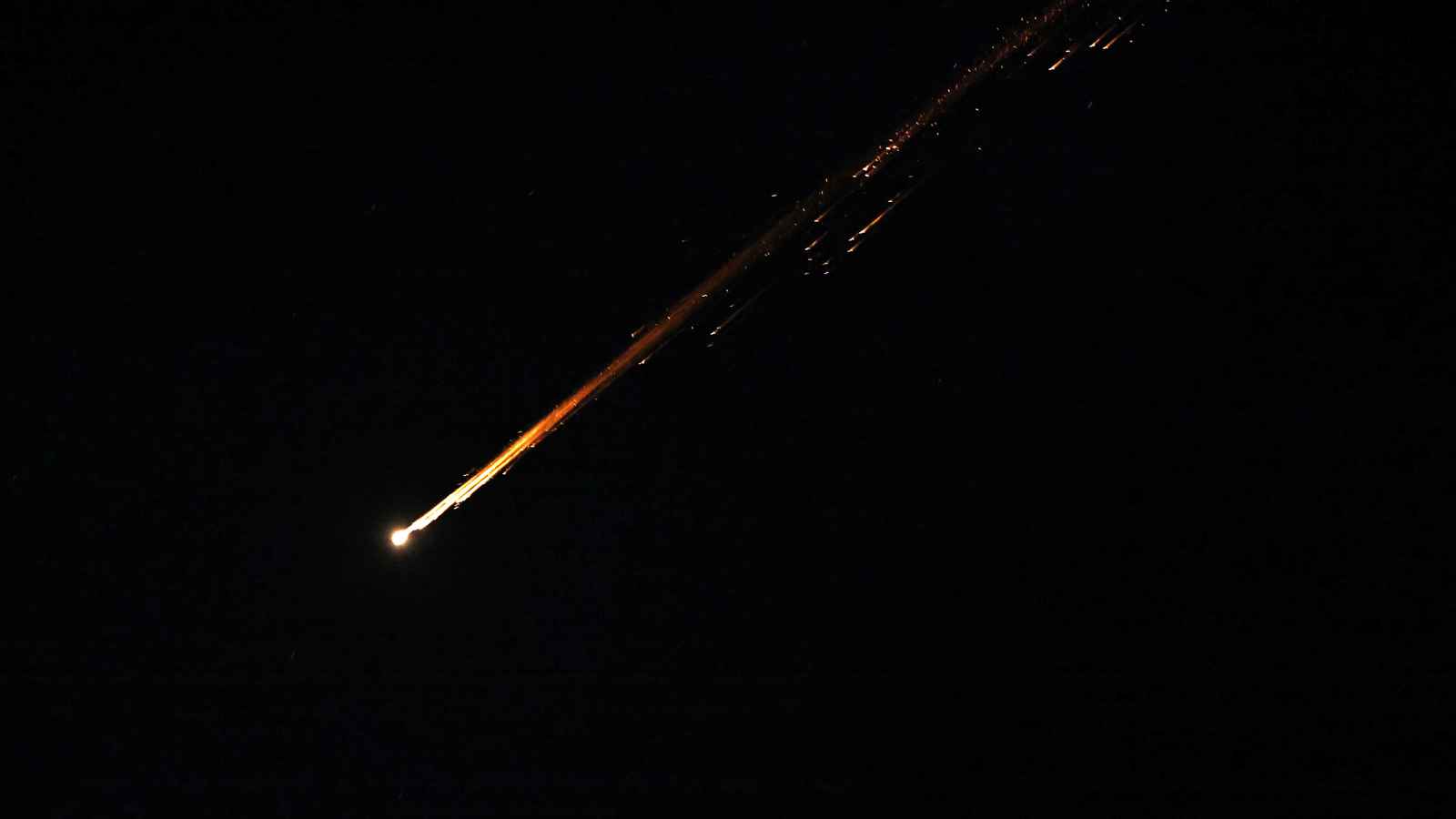 "ستزداد تدريجياً".. الحرس الثوري الإيراني يبدأ "هجمات مركبة" ضد إسرائيل