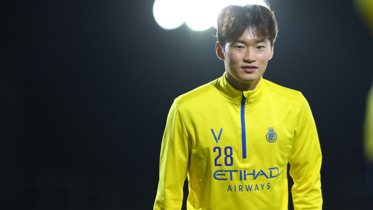 نادي النصر يسعى لإعادة كيم جين سو إلى الدوري الكوري