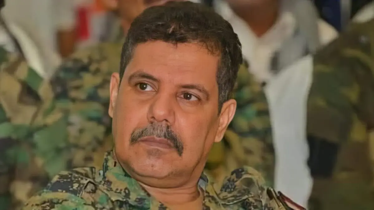 اليمن.. إسناد مهمة تأمين الخط الدولي في عتق لعادل بن علي هادي