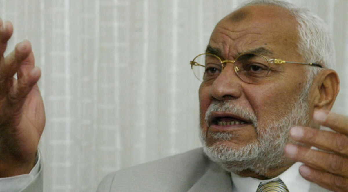 تبرئة مرشد إخوان مصر السابق من "إهانة القضاء"