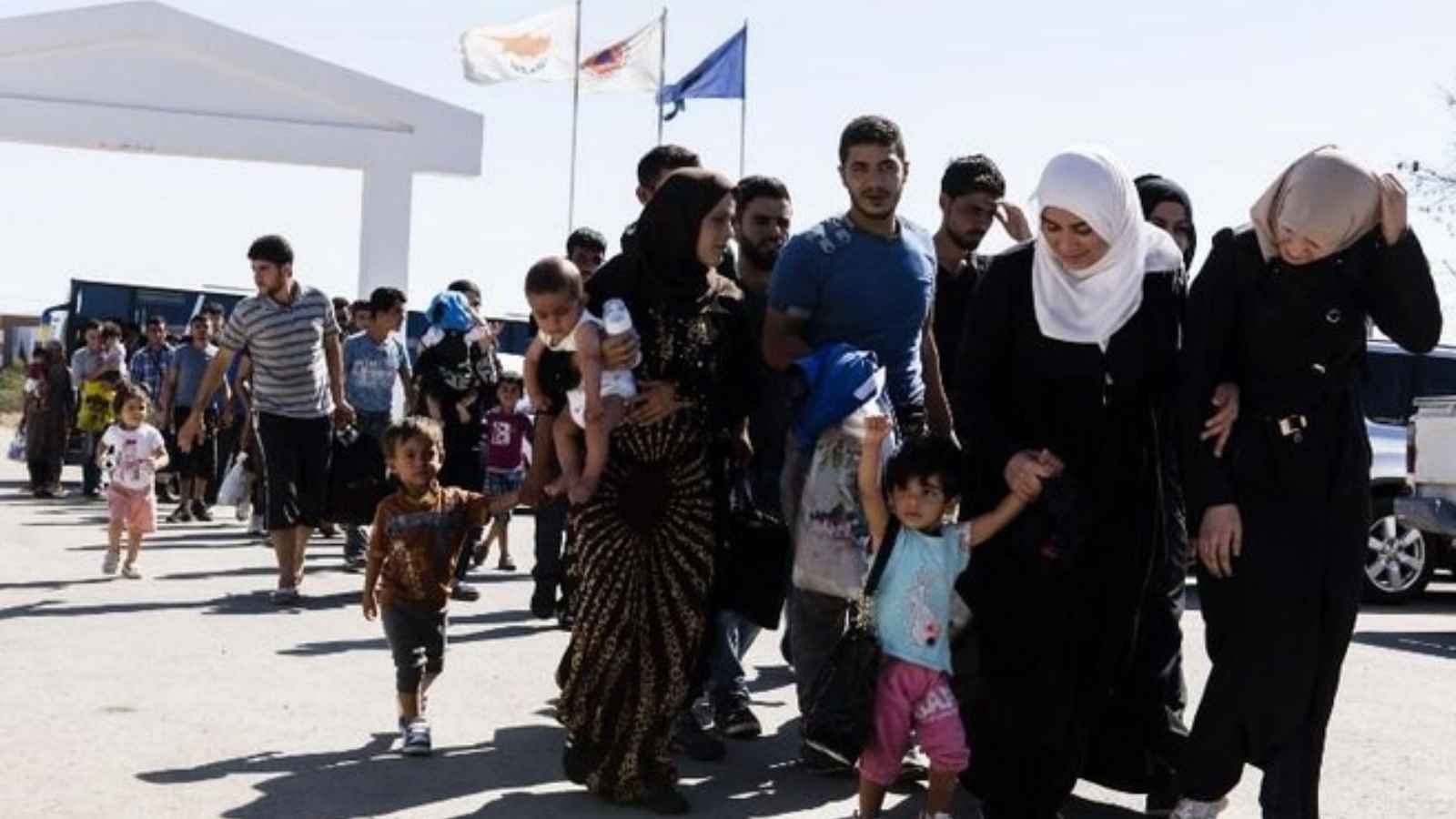 قبرص تعتزم إطلاق برنامج ممول لترحيل العائلات السورية