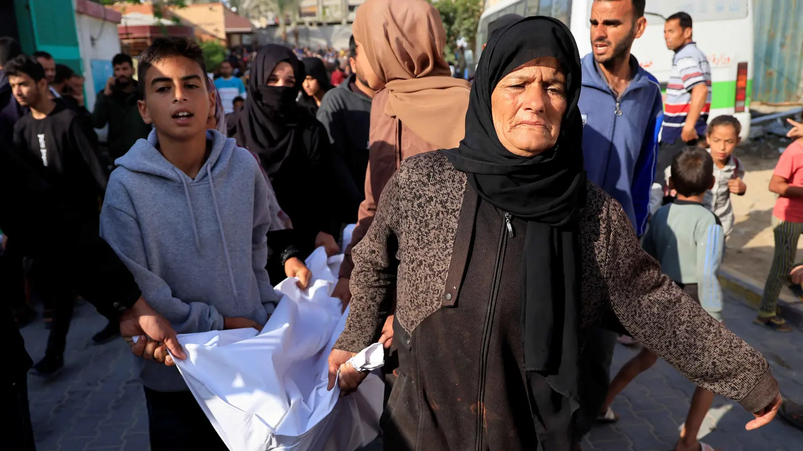 الجيش الإسرائيلي يوجّه إنذارًا بإخلاء 14 حيًا في شمال قطاع غزة