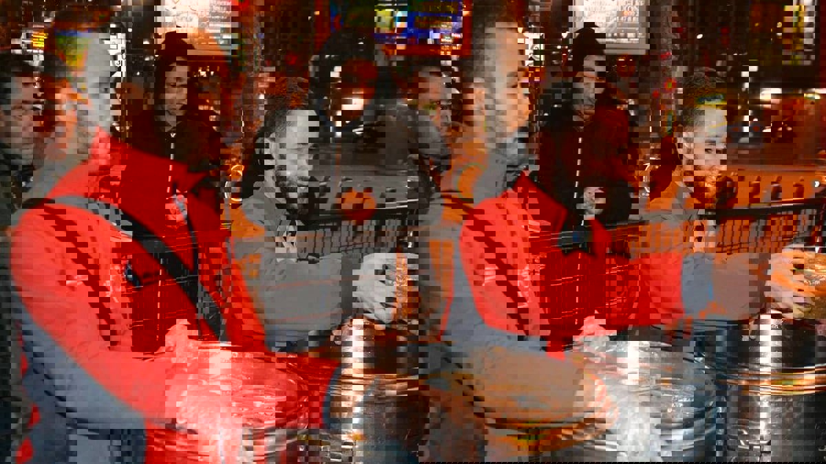 فرنسا.. جاليات عربية تطوع شهر رمضان لمساعدة المحتاجين 