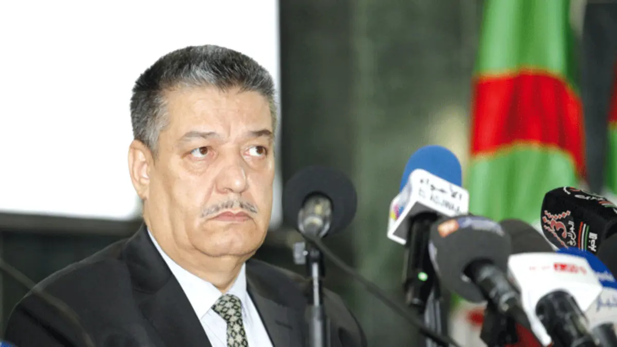 جمعيات جزائرية تفجر قضايا فساد ضد بوضياف