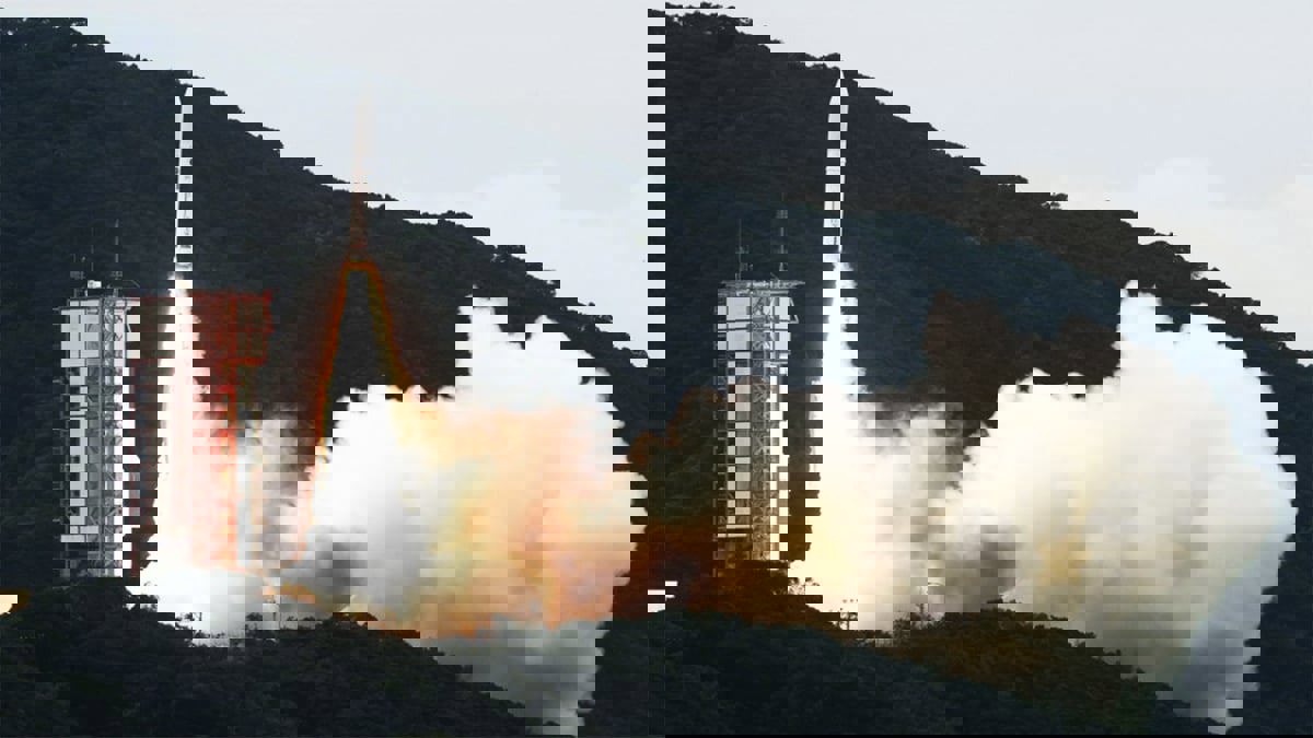 صاروخ فضائي ياباني يتلقّى أمراً بالتدمير الذاتي بعد فشل إطلاقه