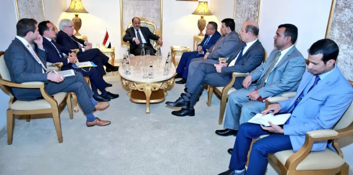 لماذا رفض هادي لقاء مارتن غريفيث في الرياض؟