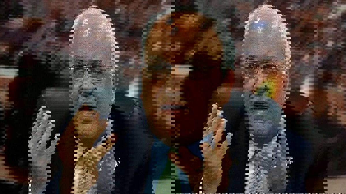 إصابة عريقات بفيروس كورونا