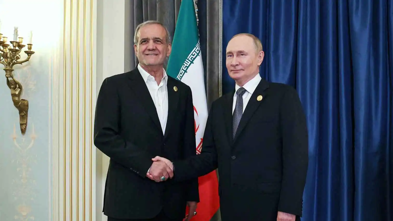 "مقايضات" أوسع.. تعثر مفاوضات باكستان يفتح الباب للدب الروسي