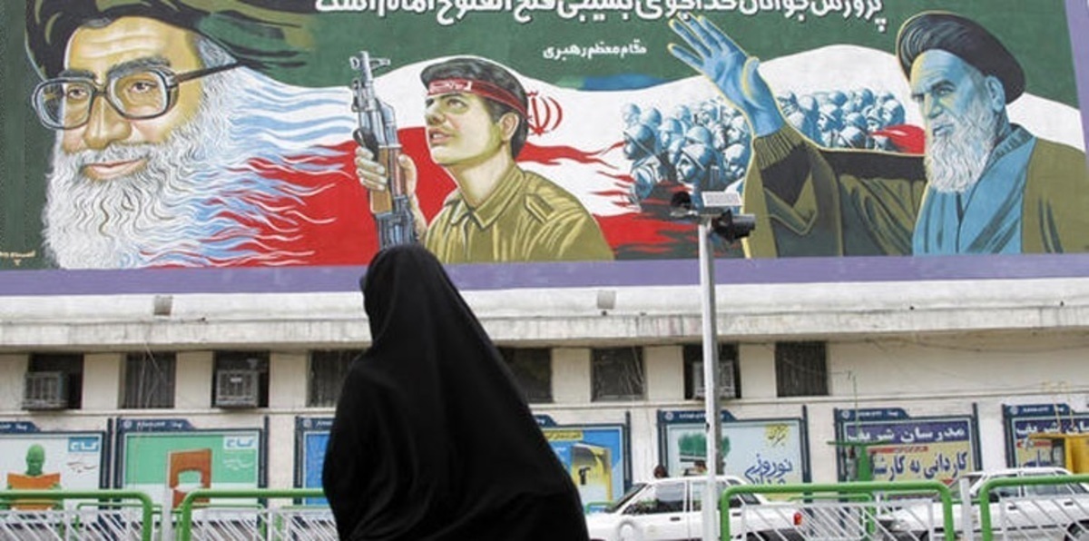 ثورة الخميني وقراءة الاستخبارات