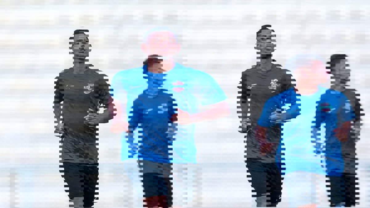 شباب الأهلي دبي يتلقى دعوة من برشلونة لمعايشة اللاعب عادل وجدان لتدريبات الفريق