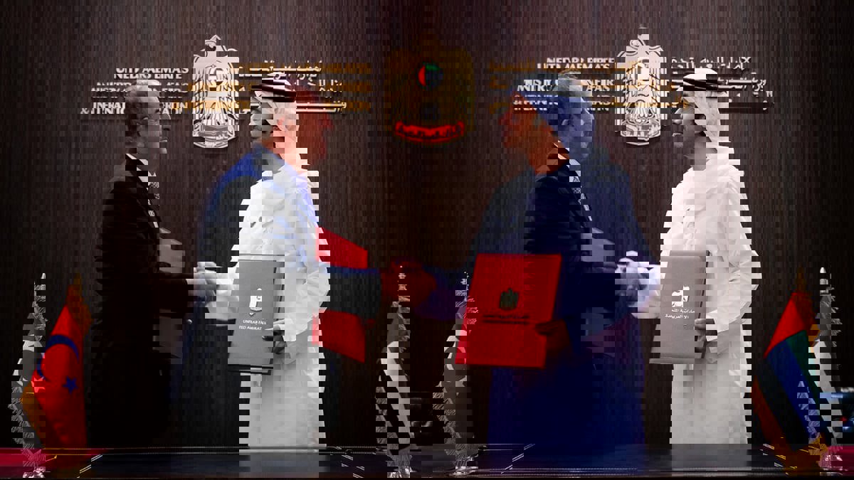 عبد الله بن زايد: الإمارات تتطلع للاستثمار في قطاع الطاقة التركي