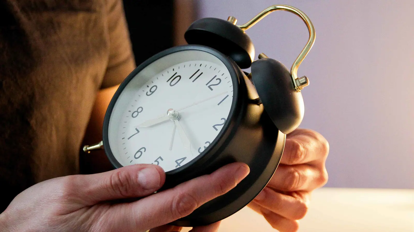 "أمراض خطيرة".. هذا ما يفعله "تغيير التوقيت" بصحتك