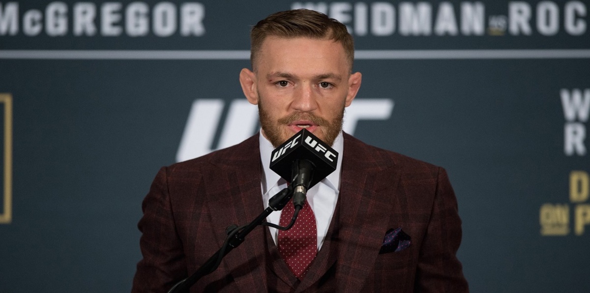 رئيس UFC يهدد كونور مكغريغور بفقدان لقبه