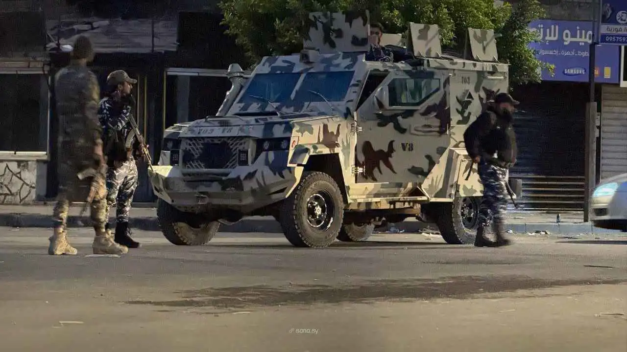 سوريا.. توقيف 21 شخصًا في اللاذقية مع بدء تطبيق حظر التجوال (صور)