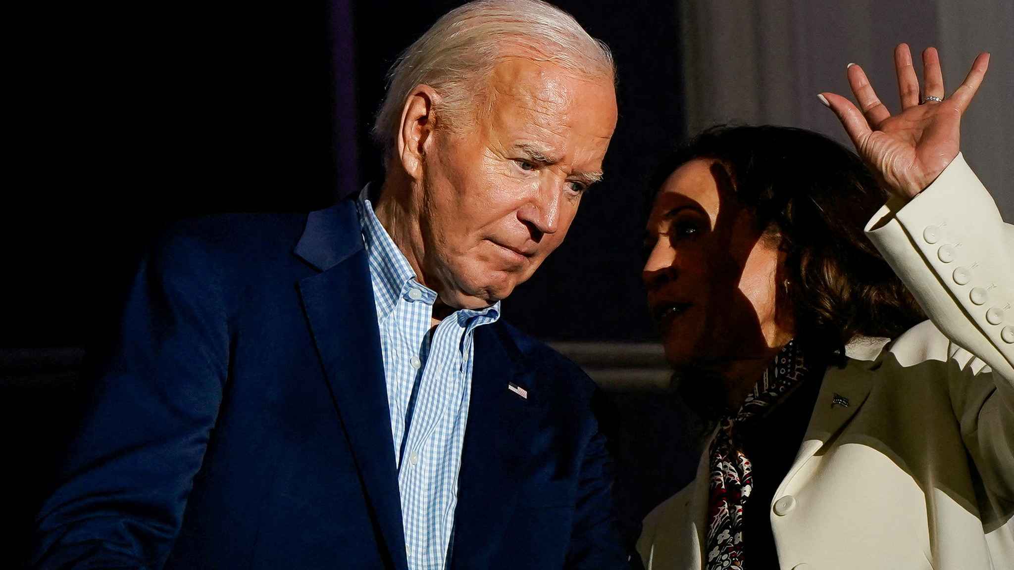 لماذا يرفض بعض الديمقراطيين انسحاب بايدن؟