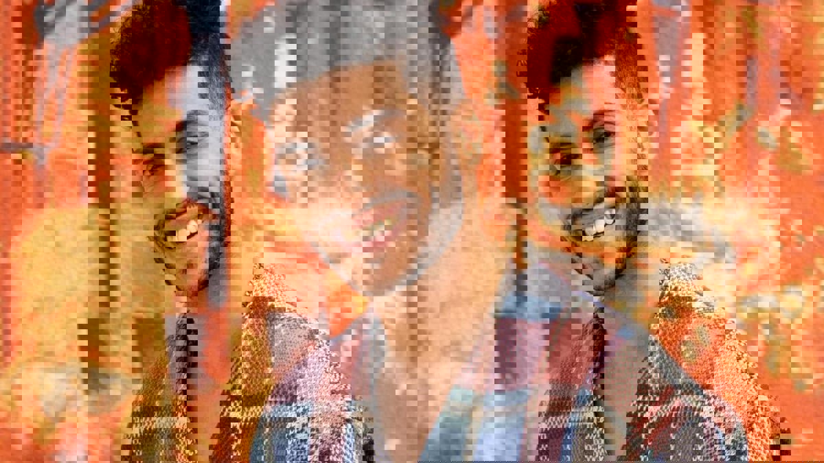 مينا مسعود يعلن خطوبته من ممثلة هندية شهيرة (صور)