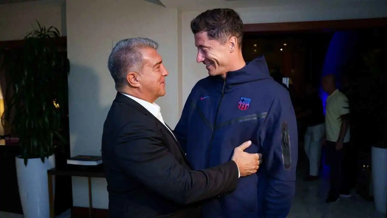 طلب غريب.. برشلونة منع ليفاندوفسكي من تسجيل الأهداف (فيديو إرم)