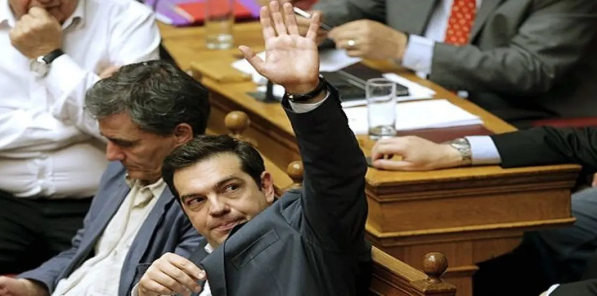 برلمان اليونان يقر إصلاحات للحصول على دفعة من أموال الانقاذ المالي