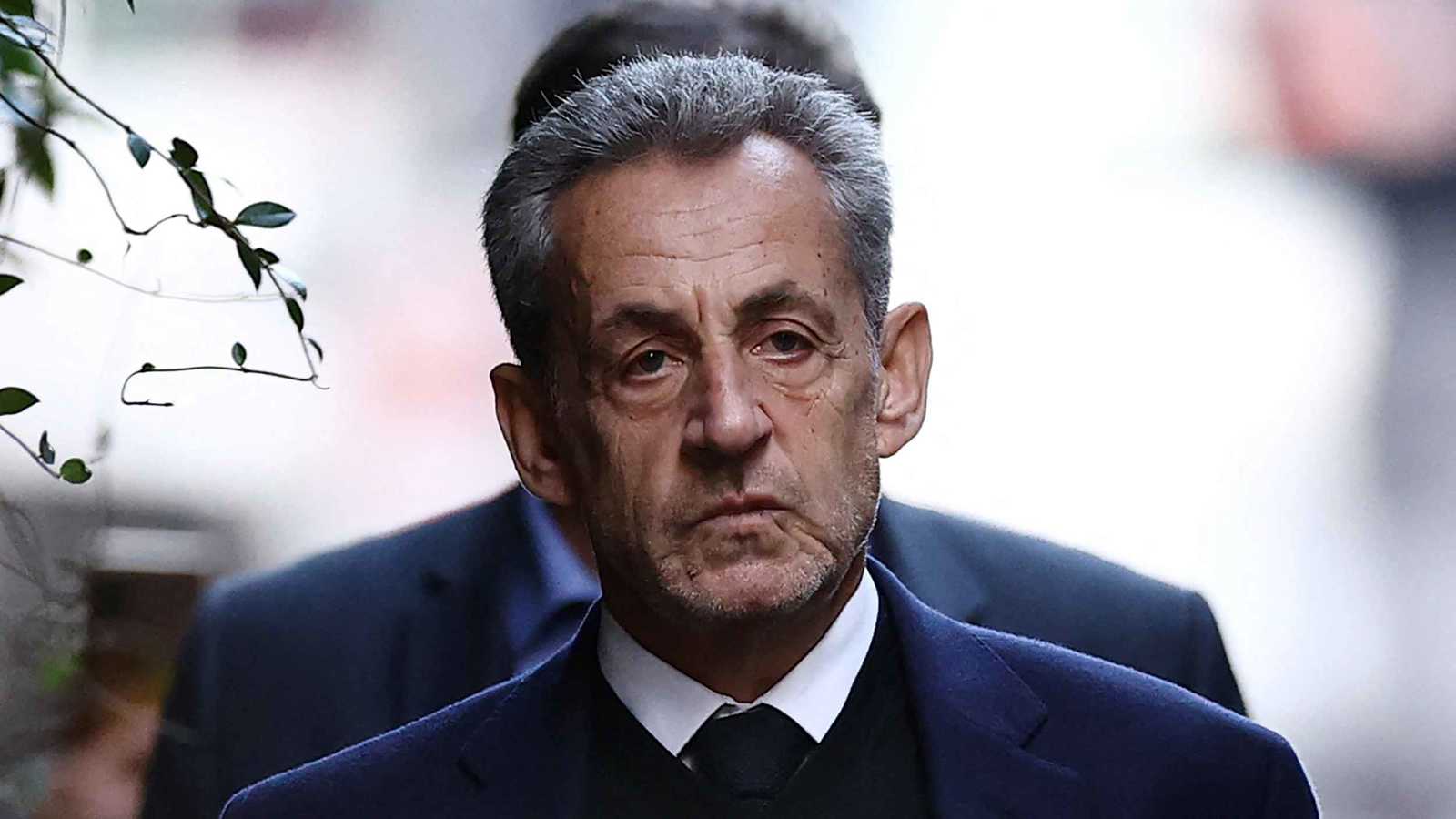 مدان نهائياً مرتين.. السوار الإلكتروني يطوّق كاحل ساركوزي مجدداً