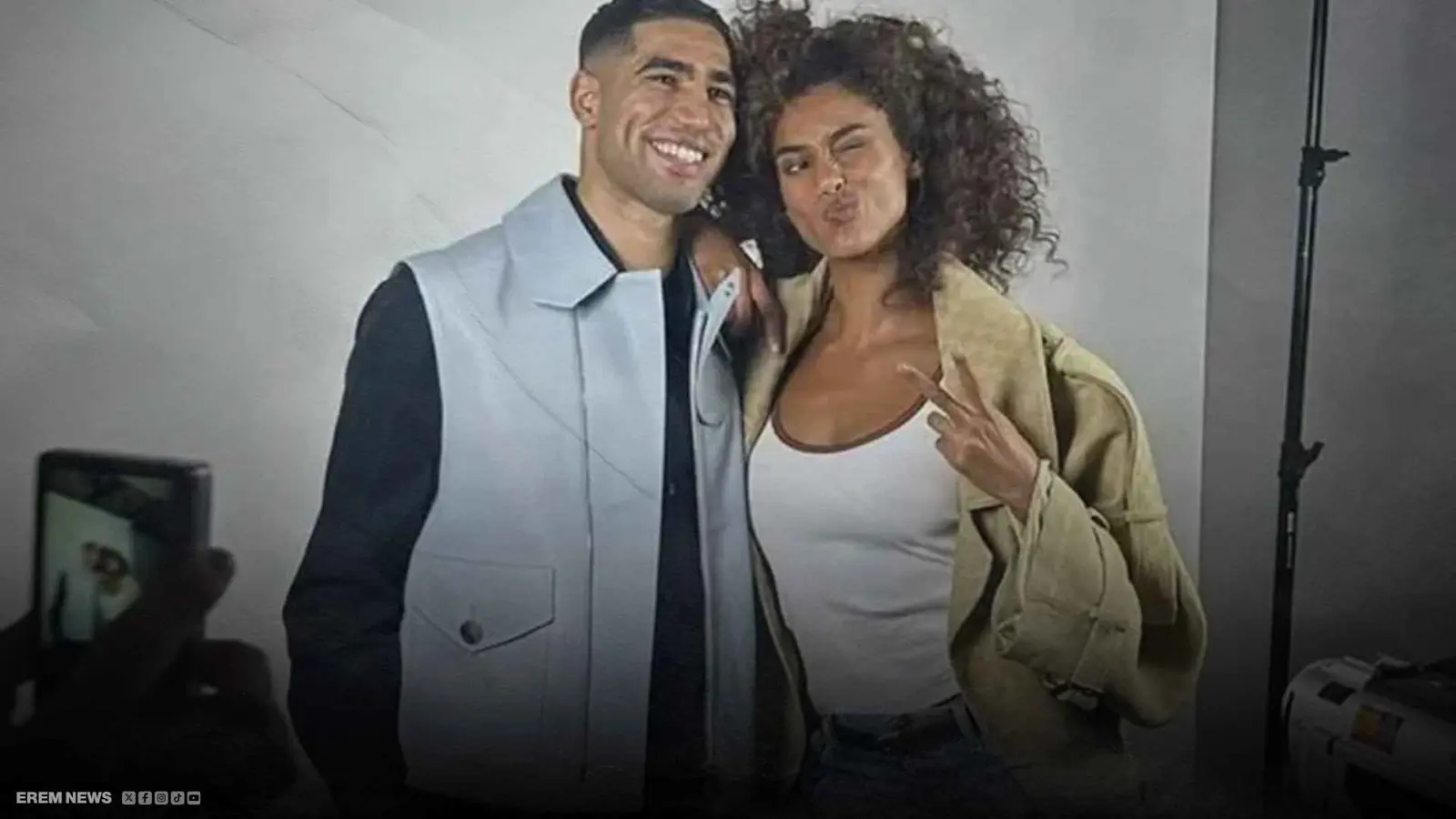 بعد أخبار ارتباطه بواندا نارا.. حكيمي مجددا رفقة إيمان همام !!