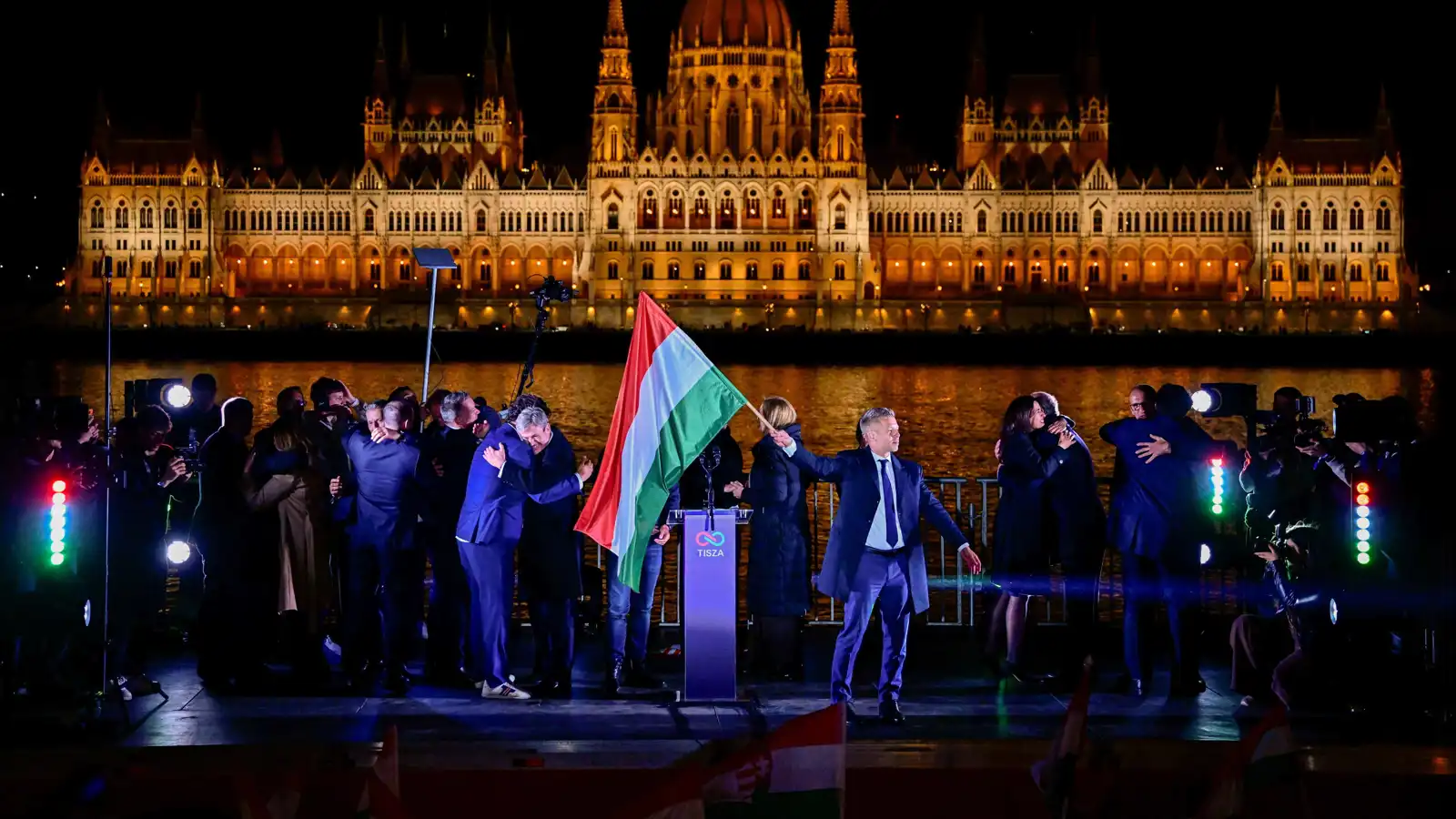 حزب "تيسا" المعارض يفوز بثلثي المقاعد البرلمانية في المجر