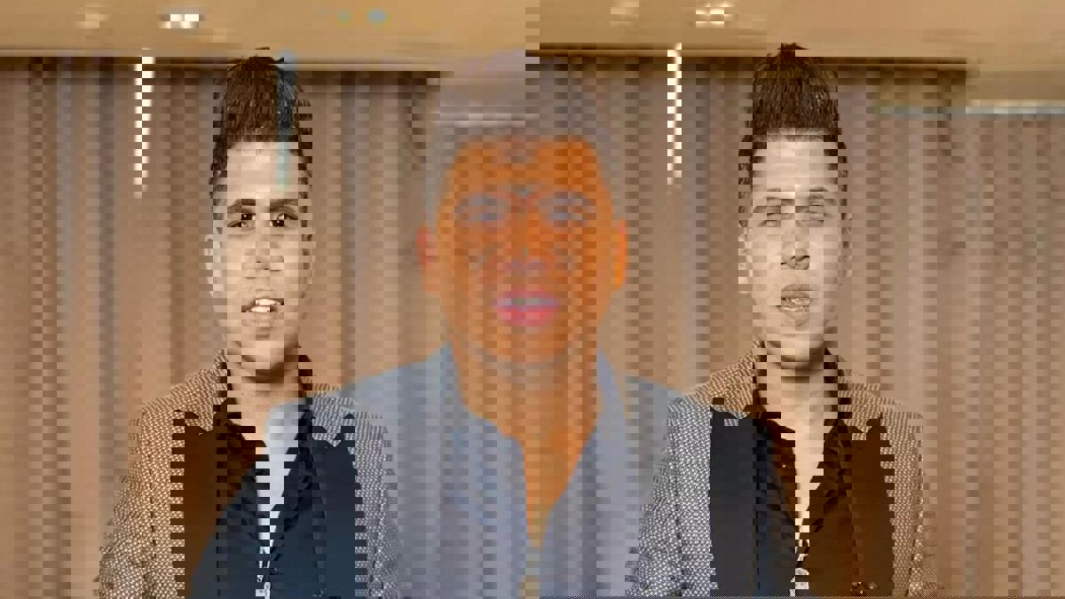 عمر كمال يرد على اتهامه بسرقة جزء من أغنية لأم كلثوم