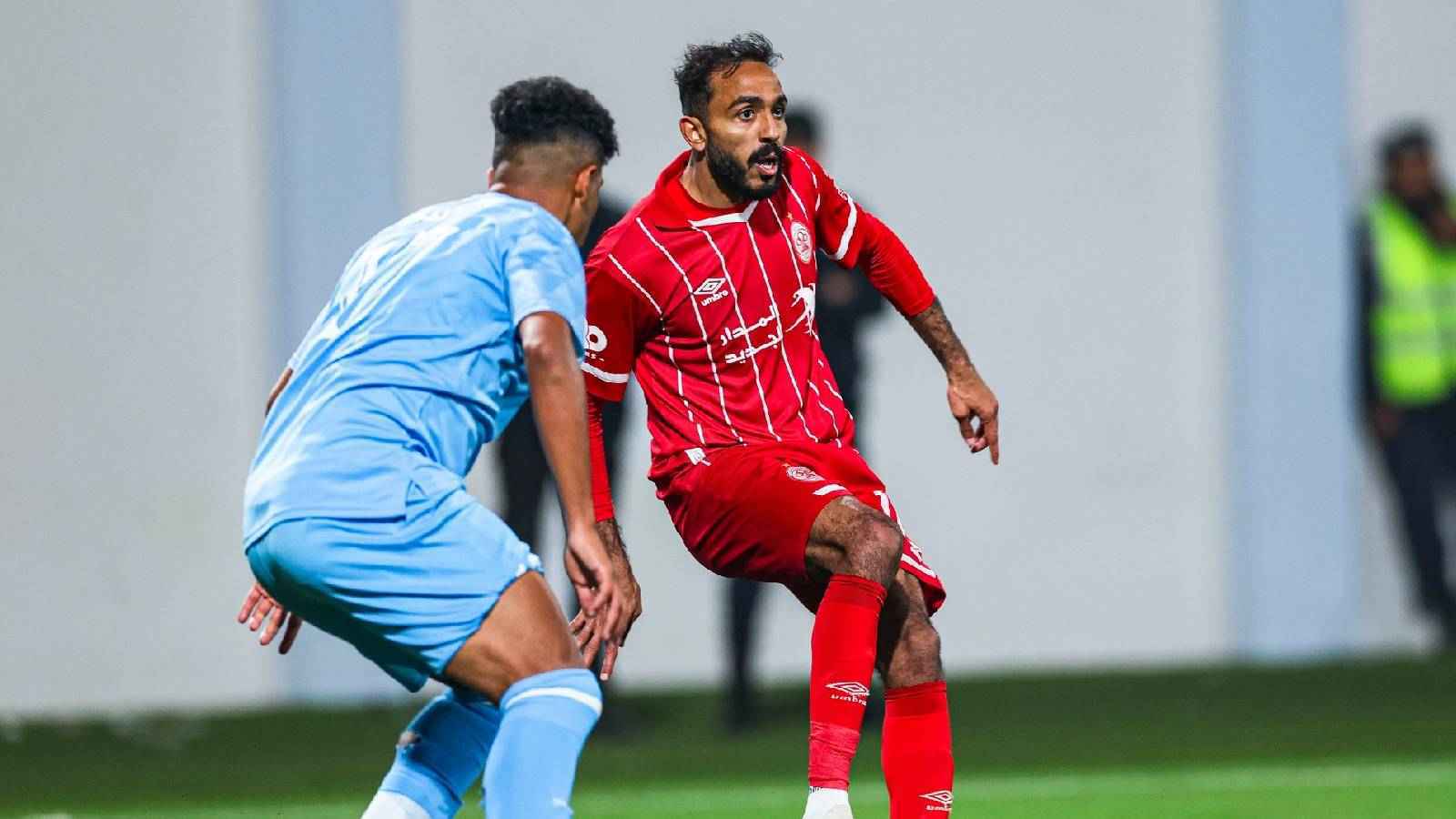 رسالة لـ"أبوتريكة" واشتباك مع زميله.. 4 مشاهد جنونية لـ"كهربا" في ليبيا (فيديو)