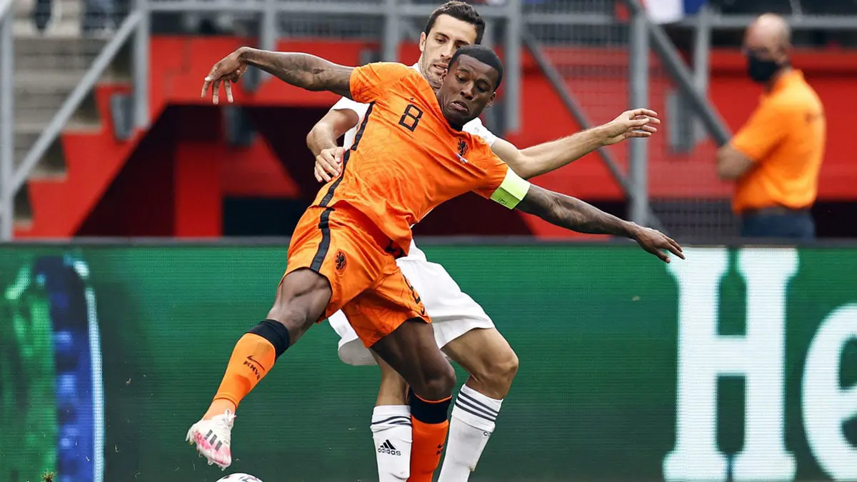 فينالدوم يكشف سر تفضيله باريس سان جيرمان على برشلونة