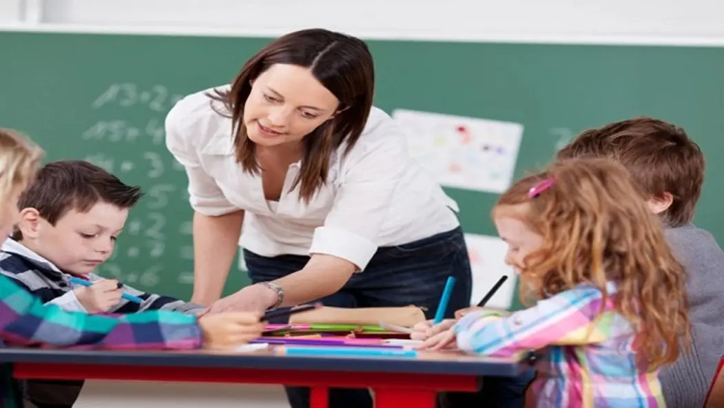 لستُ مربيةَ أجيال.. أنا معلمة