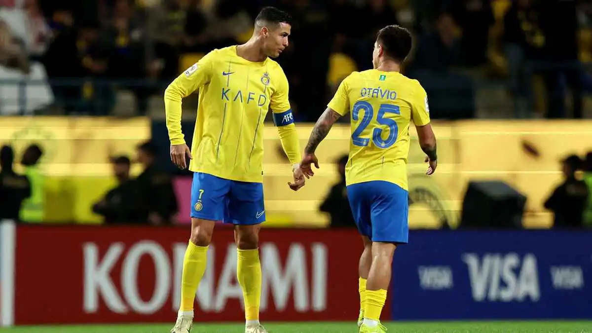 كريستيانو حزين بسببه.. تعليق صادم حول رحيل أوتافيو عن النصر (فيديو)