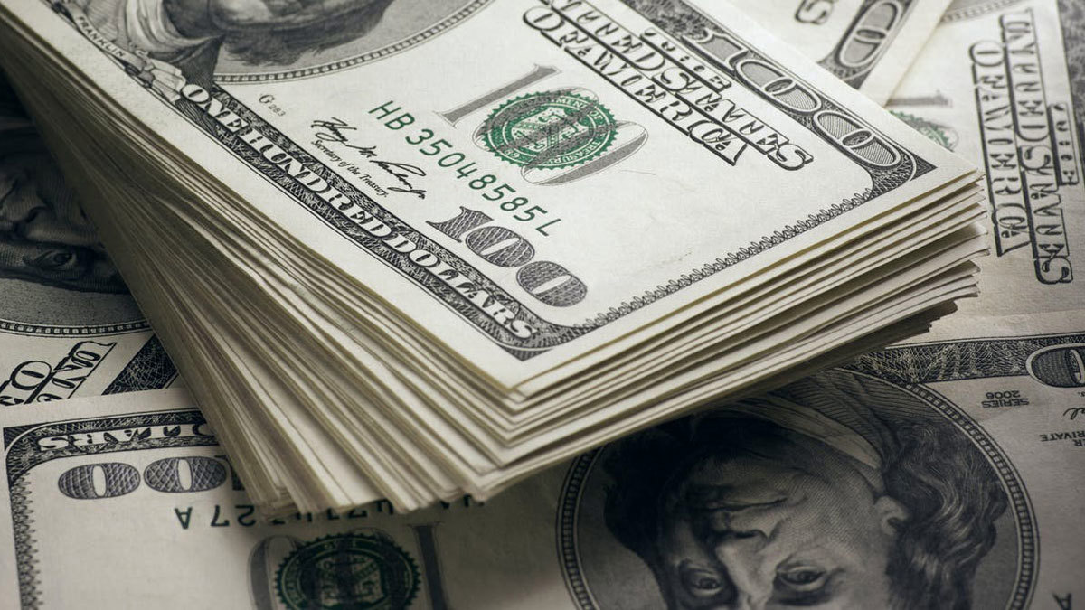 الدولار يفقد مكاسبه مع تفاقم المخاوف من انتشار كورونا بأمريكا