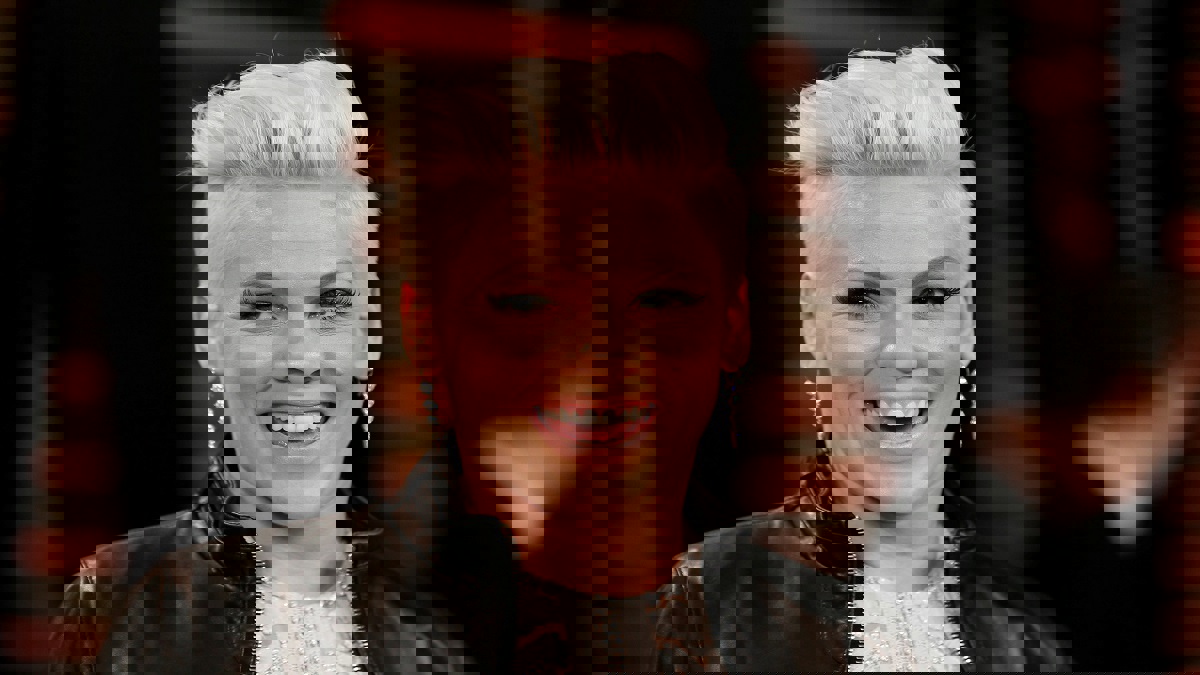 المغنية الأمريكية "بينك" تعلن تعافيها من كورونا وتتبرع بمليون دولار