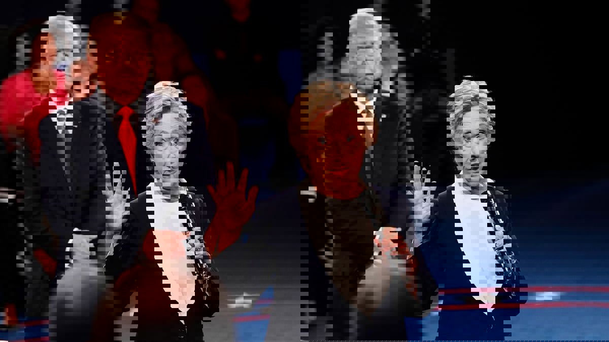 ترامب يقاضي هيلاري كلينتون وآخرين بسبب مزاعم تواطئه مع روسيا