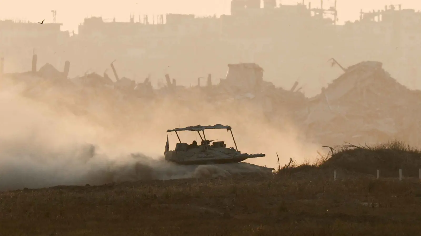 إسرائيل تعلن تفاصيل استعادة جثتي رهينتين من غزة