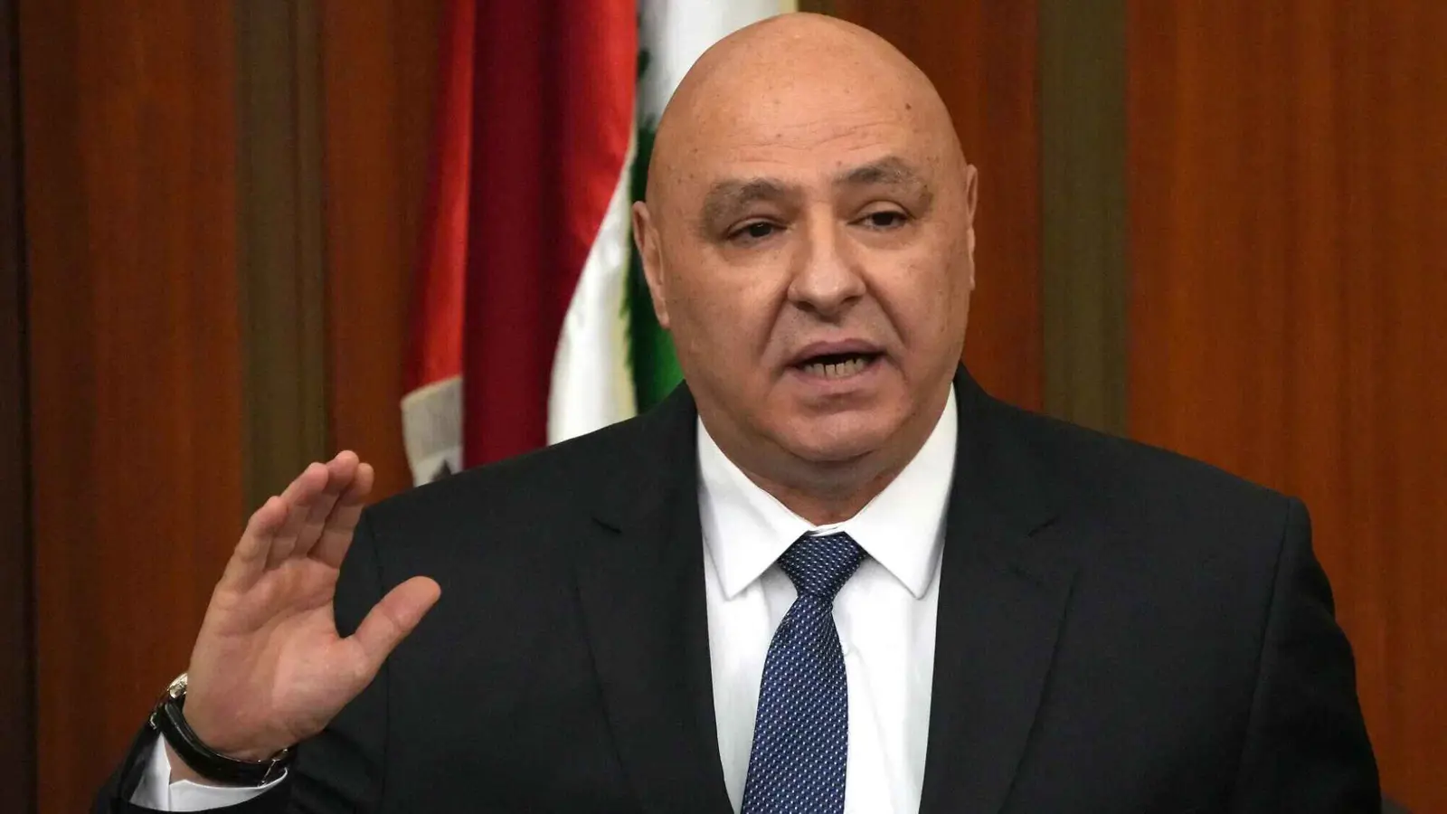 الرئيس اللبناني: لا سلاح إلا بيد الدولة ولا عودة إلى لغة الحرب