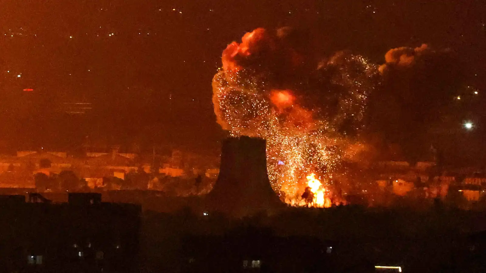 "صاحبة أول تحذير من بن لادن".. استخباراتية أمريكية تعلق على حرب إيران