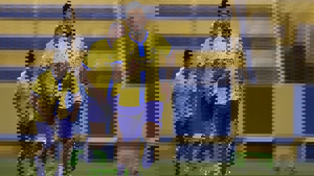 صحيفة: بيتروس يضع نادي النصر في أزمة بعد رفض الرحيل إلى ضمك