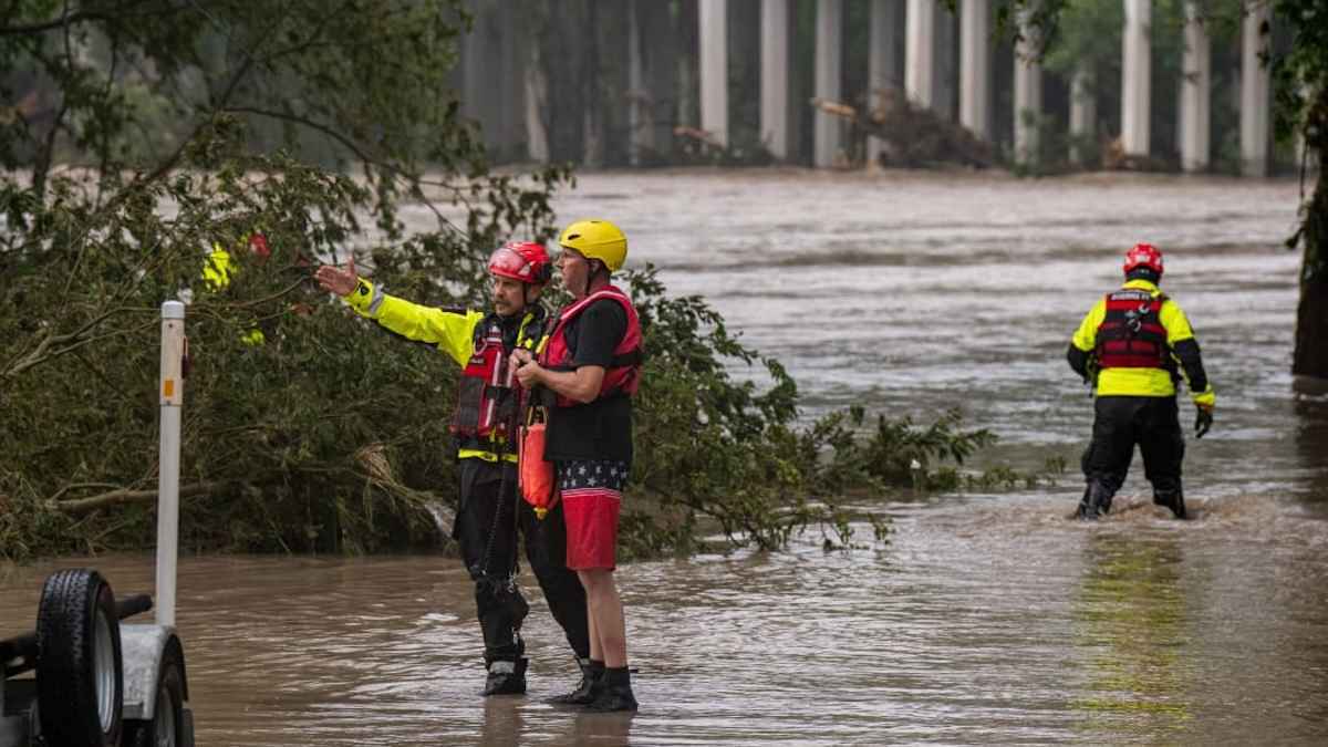 كارثة تكساس.. الفيضانات تغرق المدن وتواصل حصد الأرواح (فيديو)