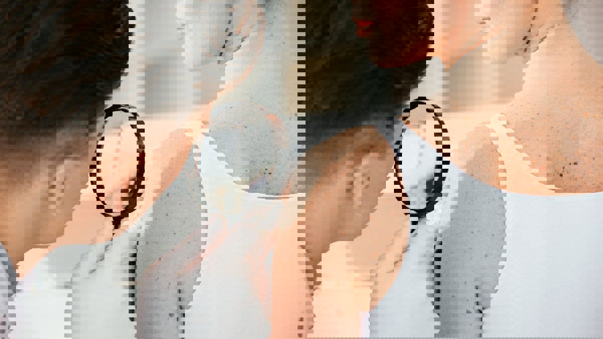 هل يمكن للوراثة أن تزيد من خطر الإصابة بسرطان الجلد؟