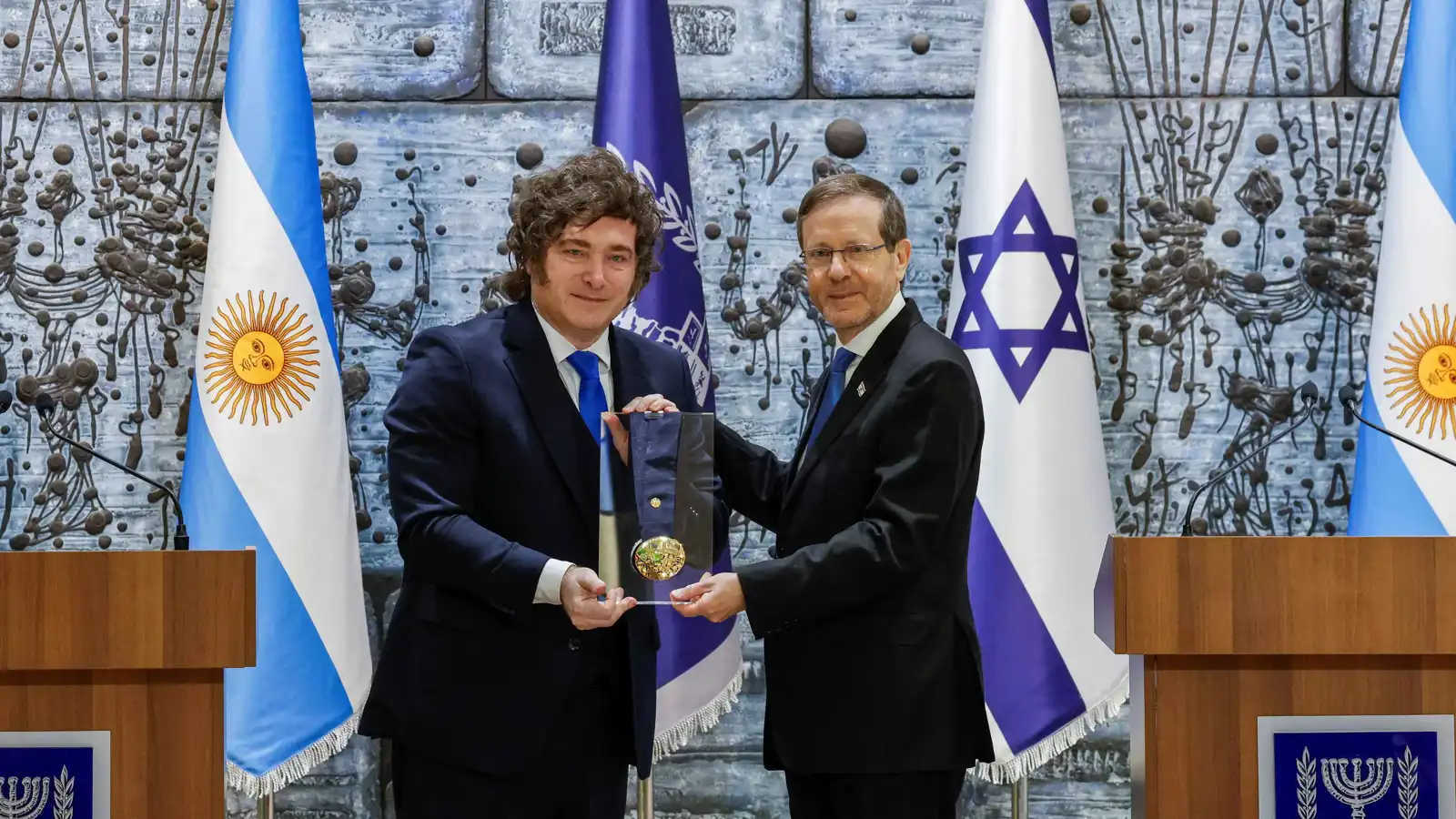 حصار أكبر.. "اتفاقيات إسحاق" تنقل المواجهة مع إيران إلى أمريكا اللاتينية