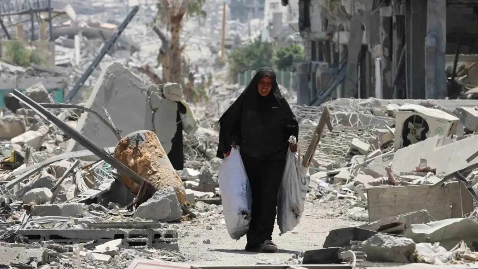 جسر جوي إسرائيلي لإفراغ غزة.. نزوح "شامل" تحت دوي القنابل