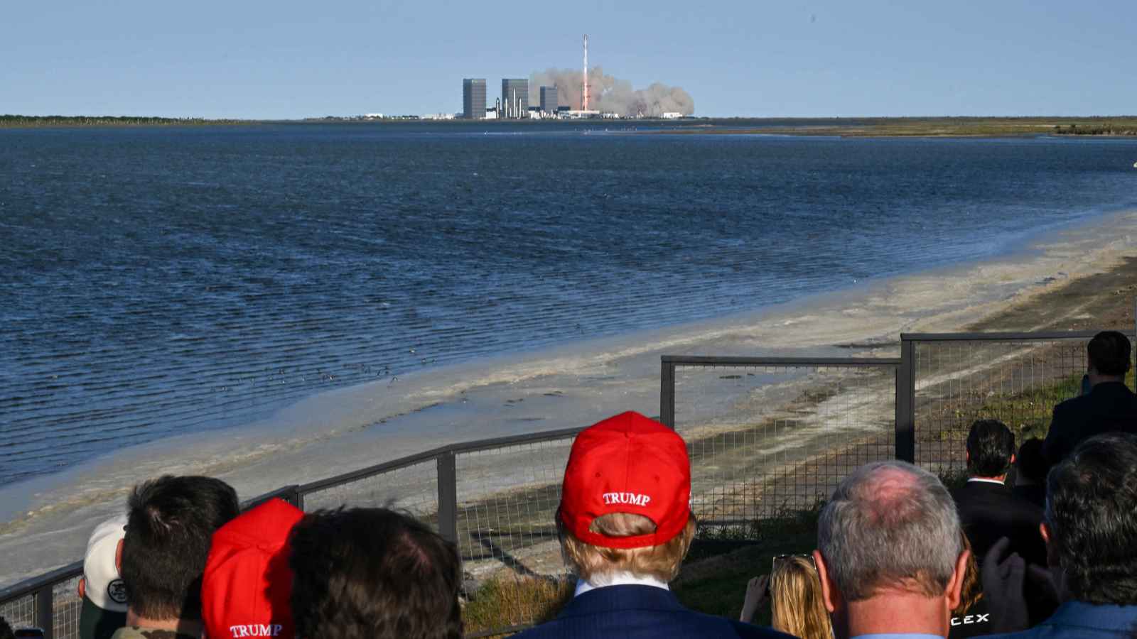 تحت أنظار ترامب.. "سبيس إكس" تفشل في اختبار صاروخي (فيديو)