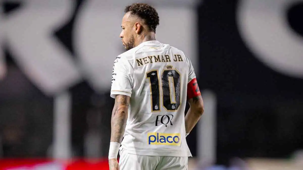 بسبب الحكم والنساء.. عقوبة رادعة تنتظر نيمار