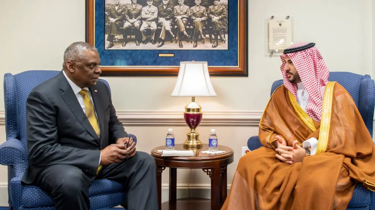 وزير الدفاع الأمريكي: نشاطر السعودية مخاوفها بشأن أنشطة إيران