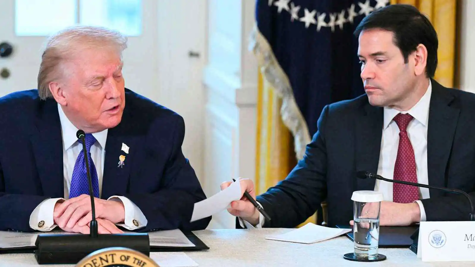 ضغط أقصى بأصوات متضاربة.. واشنطن ترسل إشارات متناقضة لإرباك طهران