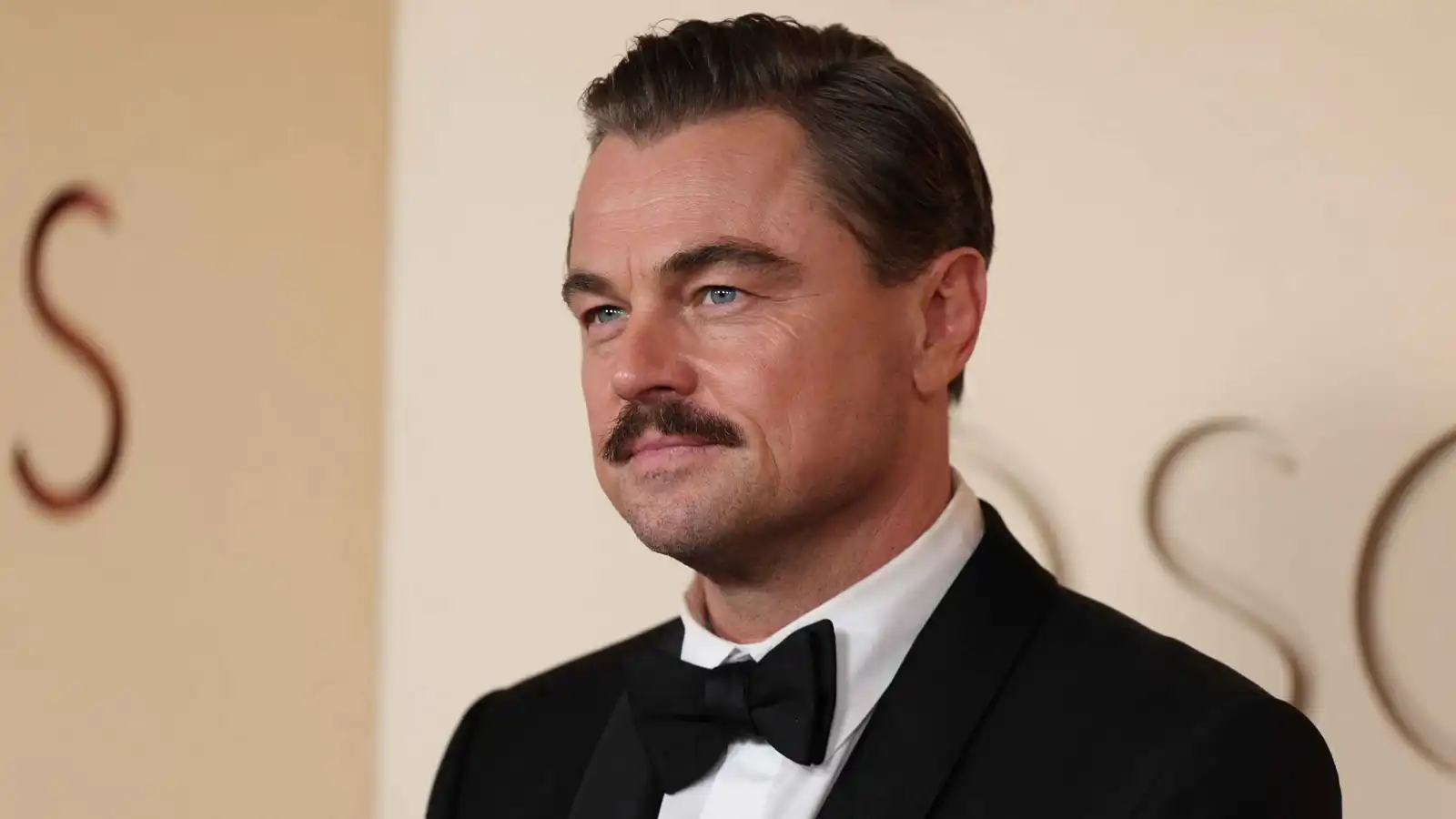 لماذا عاد "الشارب الكثيف" ليحكم موضة الرجال في 2026؟