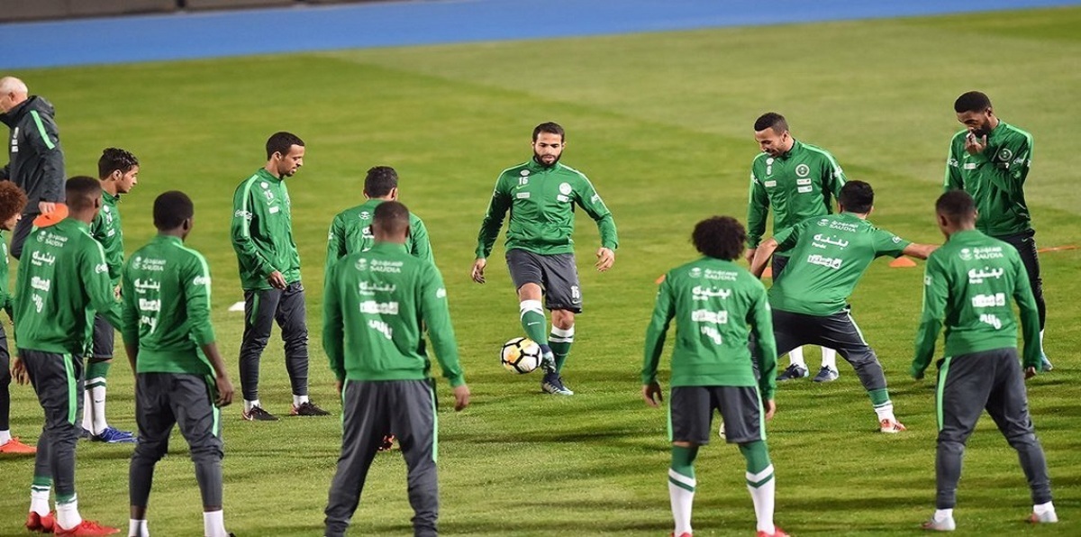 انسحاب وفد المنتخب السعودي من المؤتمر الصحافي لمباراة الكويت.. تعرف على السبب (فيديو)