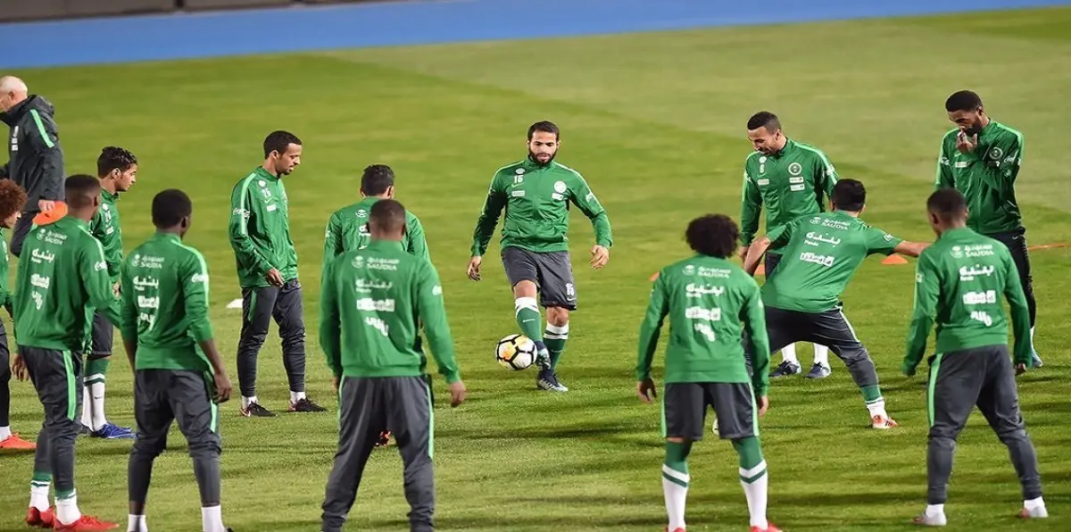 انسحاب وفد المنتخب السعودي من المؤتمر الصحافي لمباراة الكويت.. تعرف على السبب (فيديو)