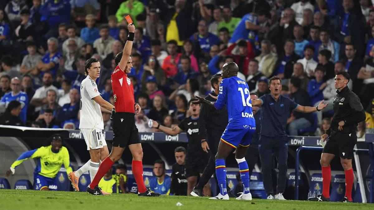 فضيحة.. إعلامي شهير يشن هجوما على حكم مباراة ريال مدريد وخيتافي